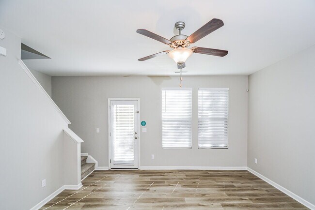 Foto del edificio - 2203 Sunny Cove Dr