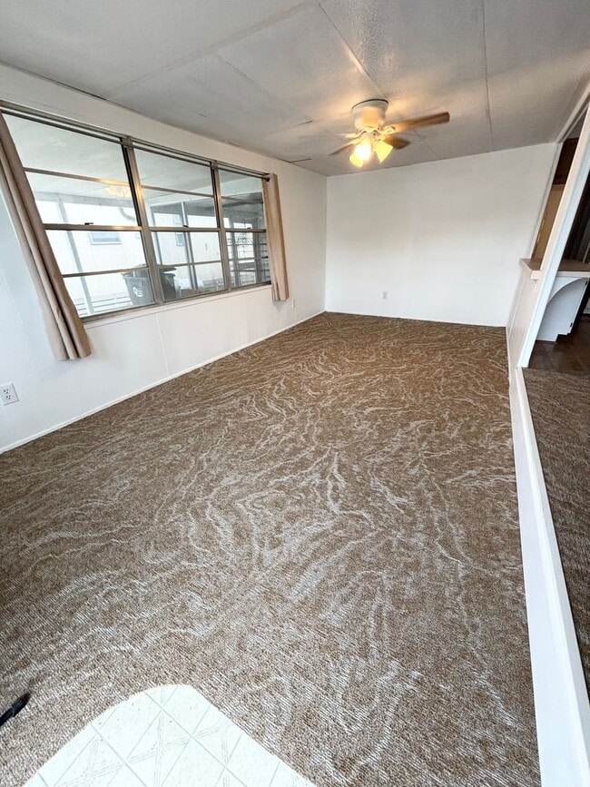 Building Photo - 2 bed Mobile Home in 55+ Community