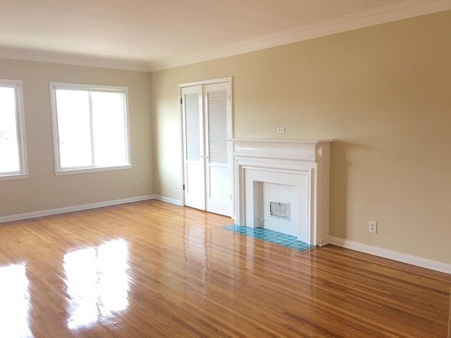 sala de estar - 8333 W 1st St