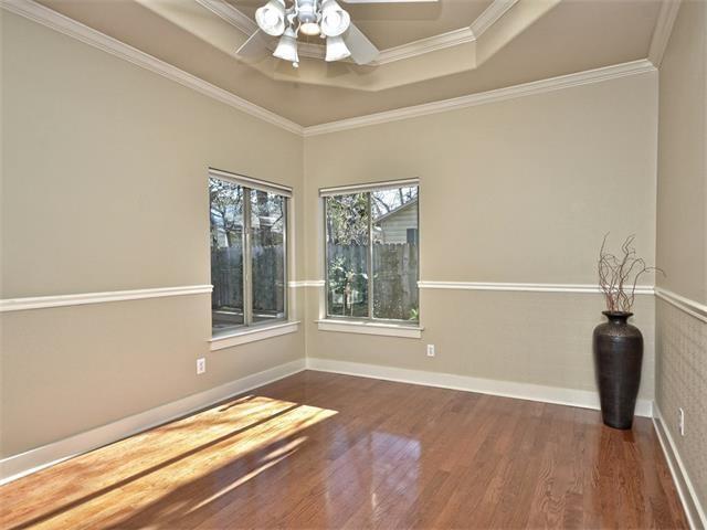 Foto del edificio - 3701 Robinson Ave