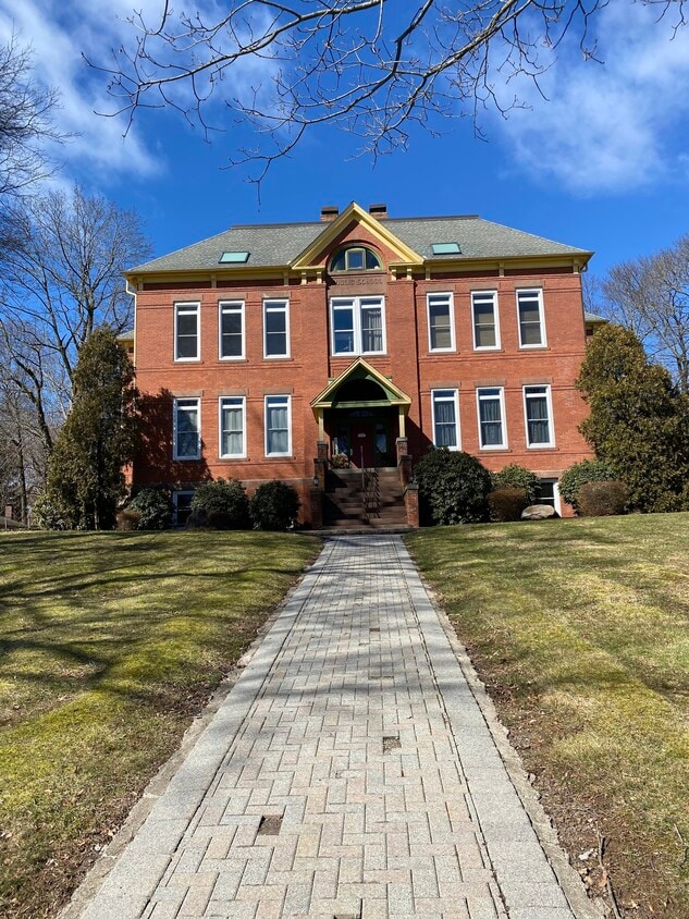 58 Woodley Ct Meriden, CT 06450 Alquileres en Meriden, CT