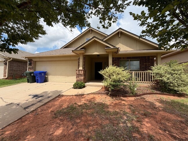 Photo - Beautiful and Cozy 3bed/2bath with an Office Available in North Norman! House