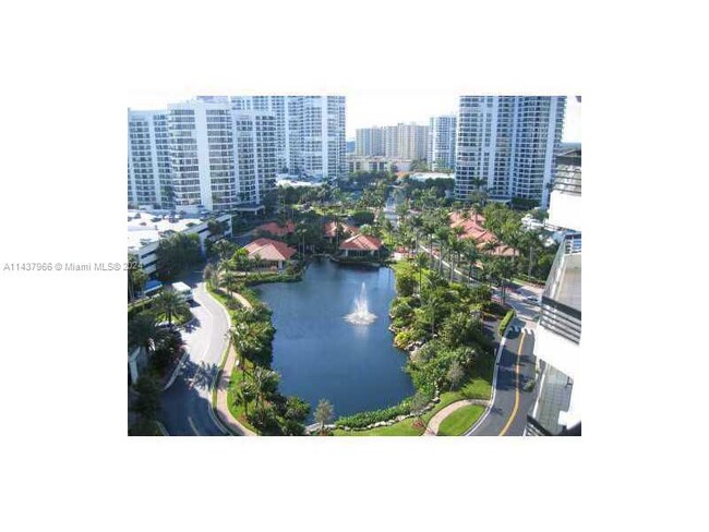 Foto del edificio - 3600 Mystic Pointe Dr