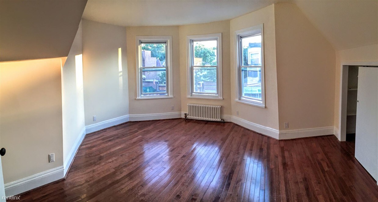 Foto principal - 4302 Katonah Ave