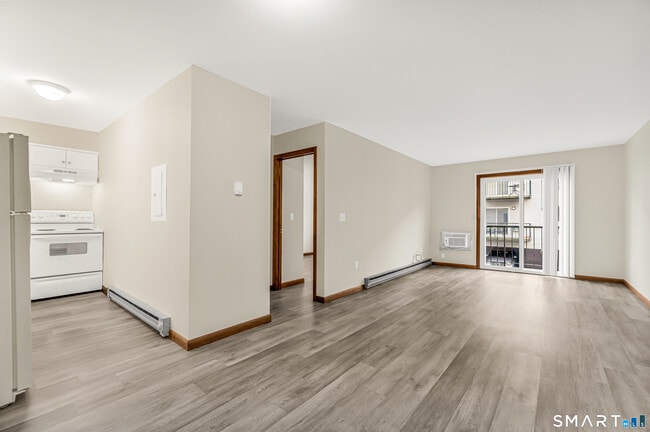 Foto del edificio - 115 Short Beach Rd