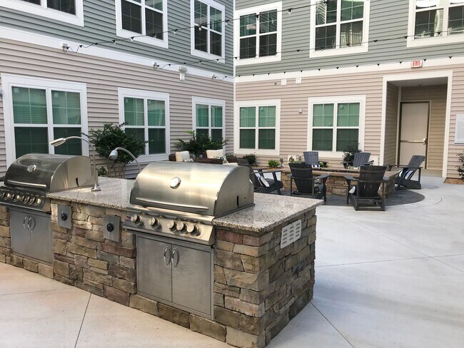 Foto del edificio - A1 | 1 Bed 1 Bath | 739 sf | $1540-$1847 |...