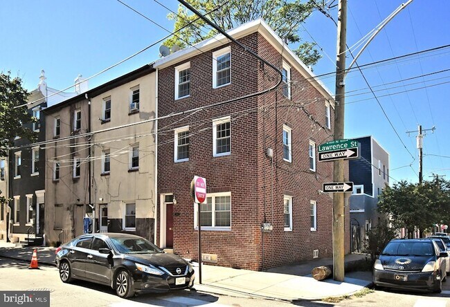 Building Photo - 1554 N Lawrence St