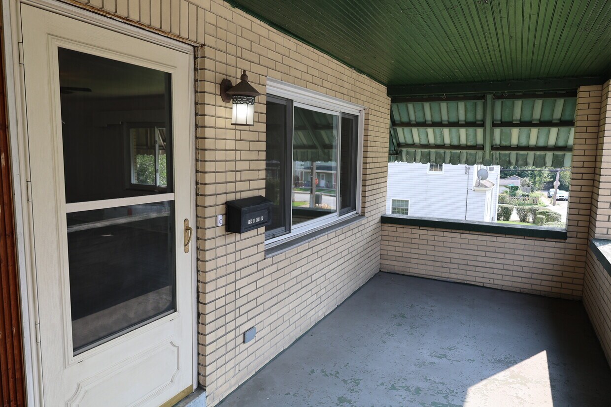 Primary Photo - 104 N 9th St