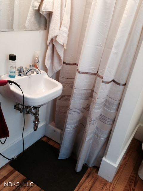 Foto del edificio - 1 br, 1 bath Apartment - 15 Flynn St