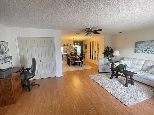 Foto del edificio - 301 Faircross Cir