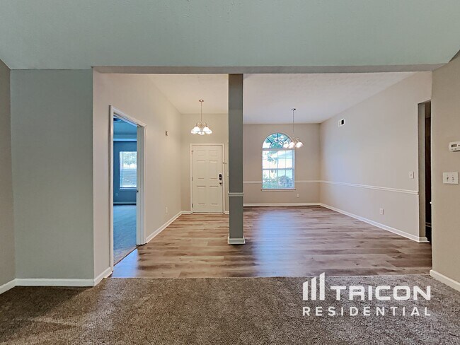 Foto del edificio - 536 Harvick Cir