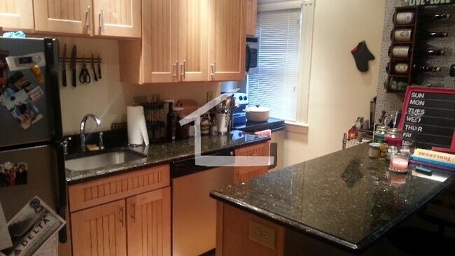 Building Photo - Avl NOW - Charming, renovated Back Bay 1BR