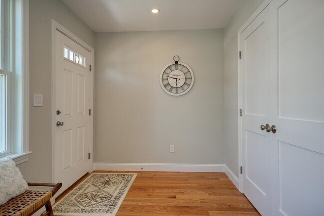 Building Photo - 108 Varnum St