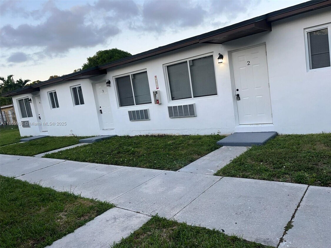 Foto principal - 1951 NW 31st St