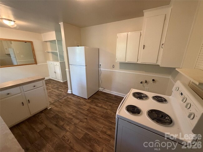 Building Photo - 2642 Arnold Dr
