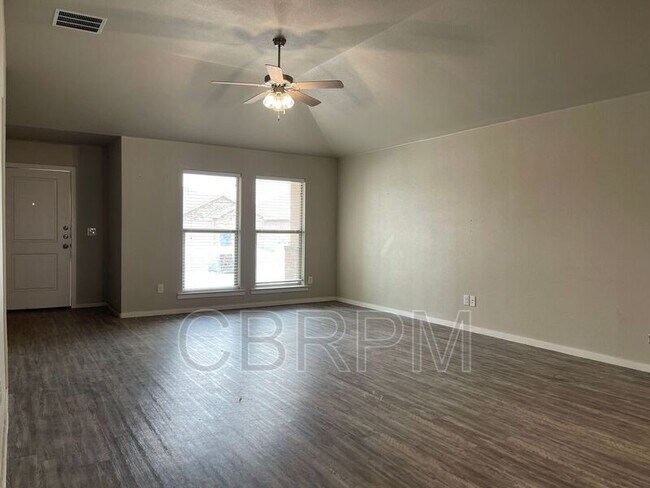 Building Photo - 2130 N Texas Ave