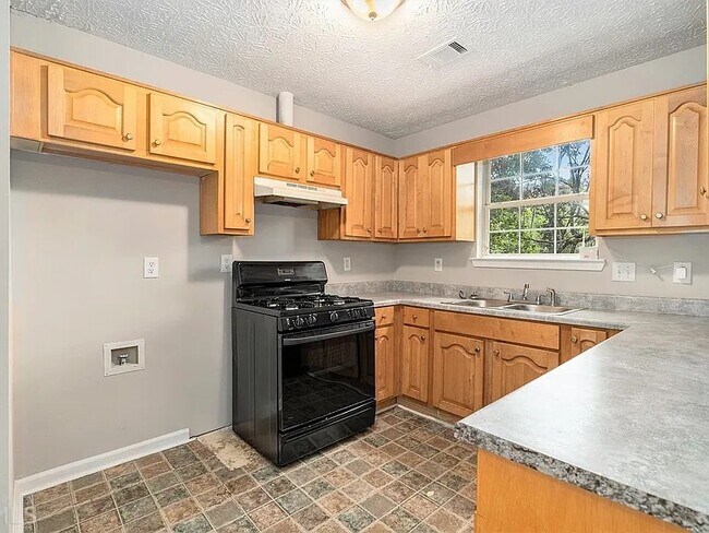 Building Photo - 5646 Hammond Dr NW