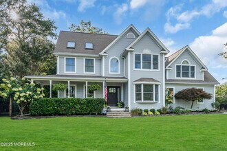 Building Photo - 909 Bonita Ln