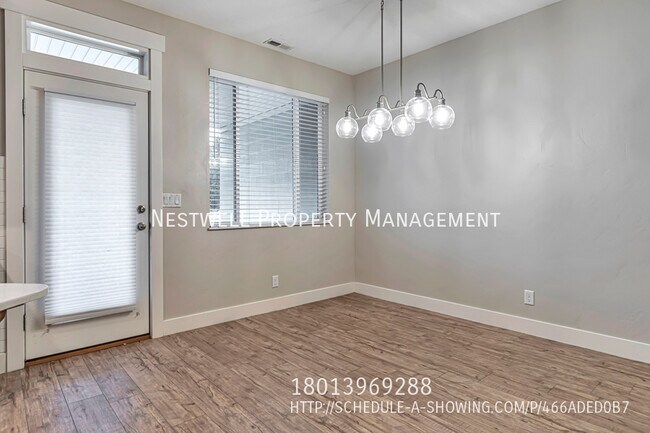 Building Photo - Farmington Townhome - 3 bedroom