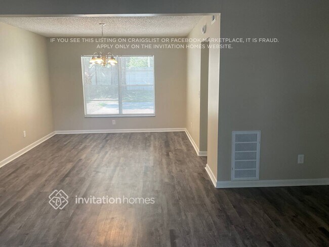 Foto del edificio - 7009 Summerbridge Dr