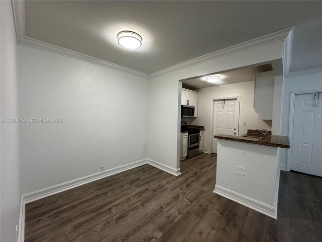 Building Photo - 1400 NE 56th St