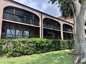 Building Photo - 55 Riverside Dr
