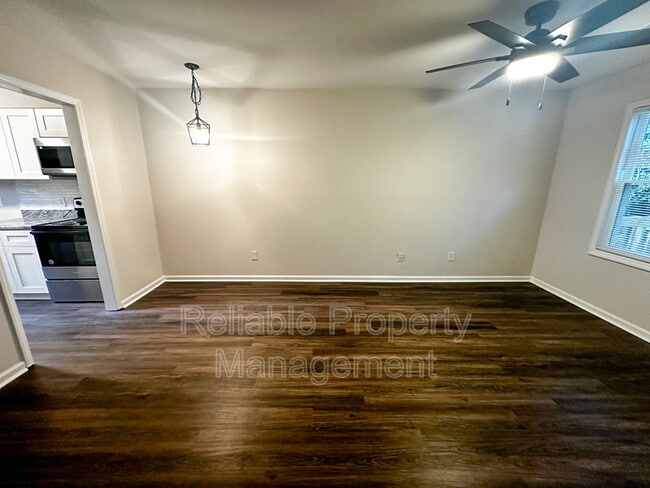 Building Photo - 102 Stowe Pl