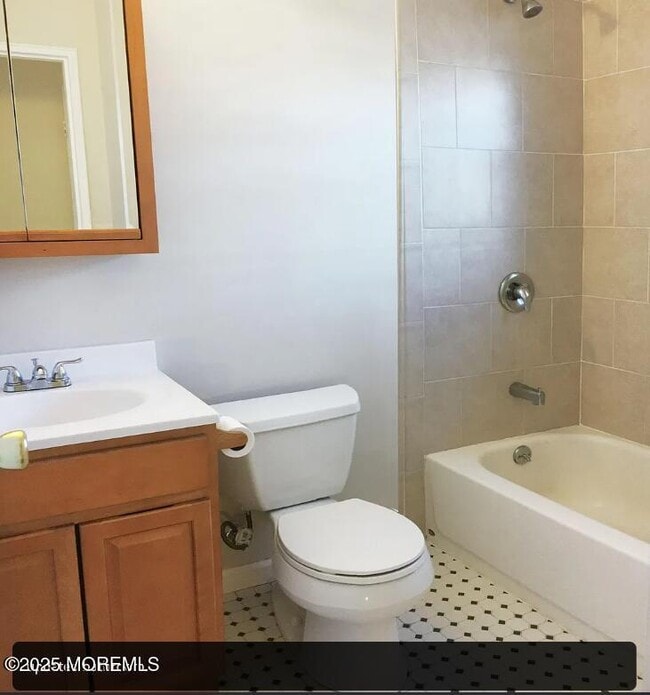 Building Photo - 321 Shore Dr