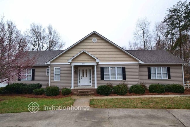 Building Photo - 650 Petree Rd
