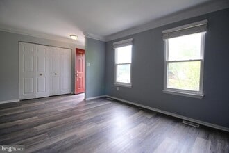 Building Photo - 953 Ferndale Ave
