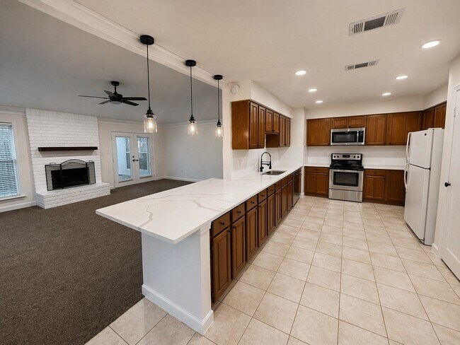 Foto del edificio - 3403 Honey Creek Dr