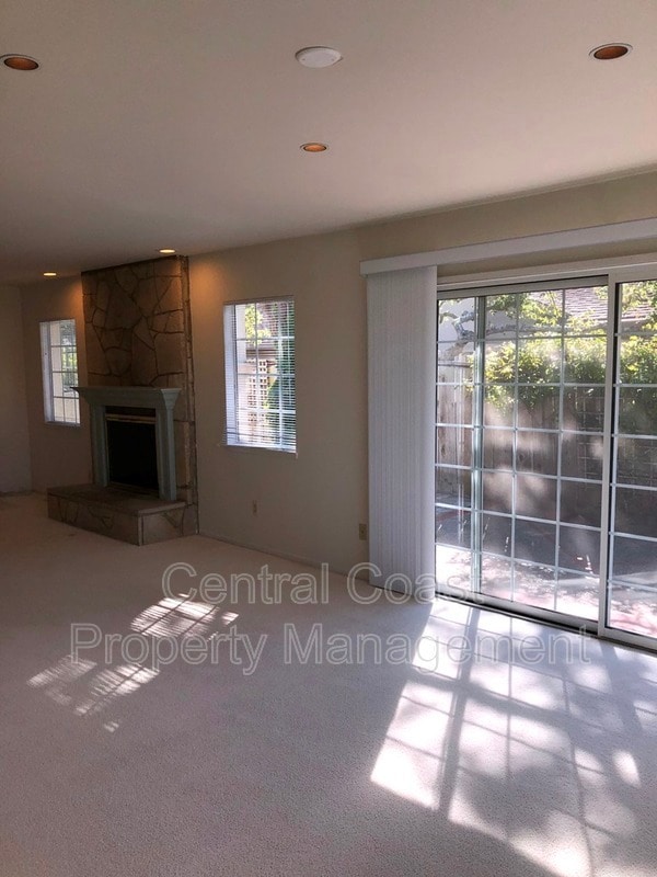 Building Photo - 2884 Sloat Rd