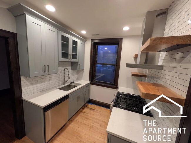 Foto del edificio - 2626 W Devon Ave