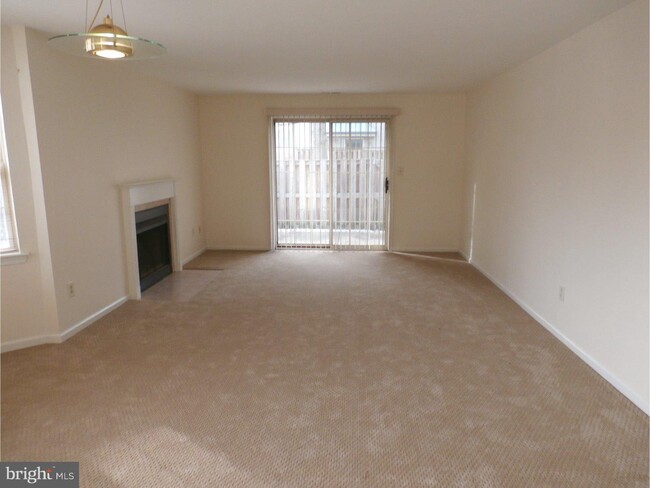 Building Photo - 3403 Waltham Ct