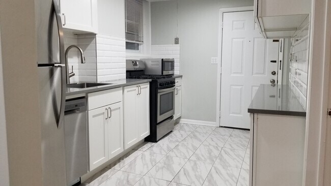 Foto del edificio - 5725 N Kimball Ave