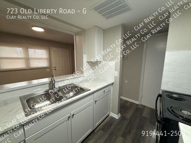 Foto del edificio - 723 Old Liberty Rd