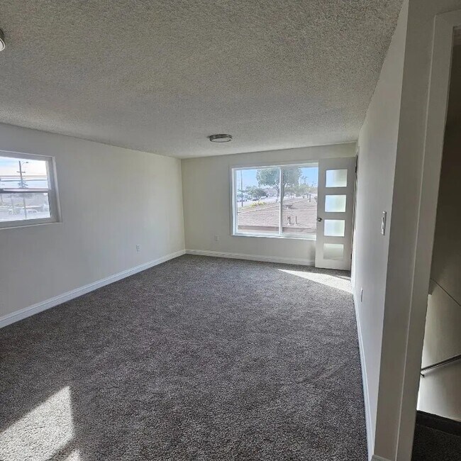 Building Photo - Unit 1/4 All Utilities Included
