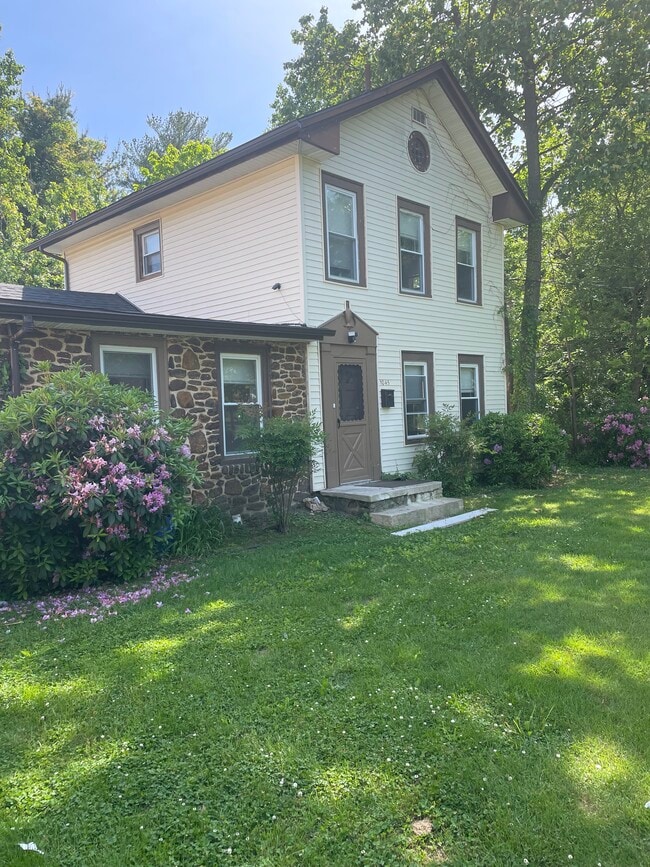 Building Photo - East Park Apartments