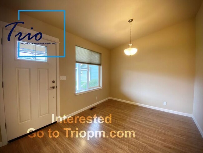 Photo - 3323 Willakenzie Rd House