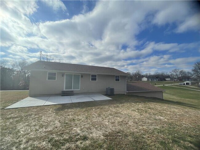 Building Photo - 889 Township Rd 217