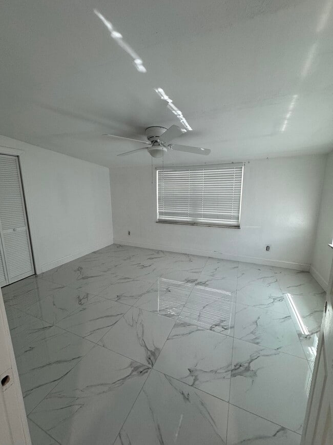 Building Photo - 508 Palm Ave