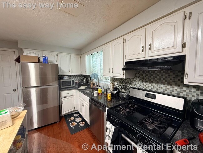 Photo - 87 Bradford St House