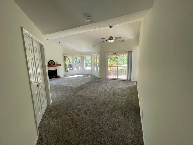 Foto del edificio - 13 Willow Pkwy