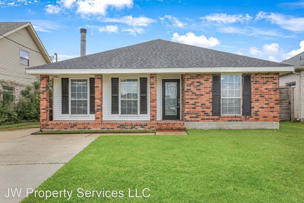 3 br, 2 bath House 1212 Hickory Avenue House for Rent in Harahan