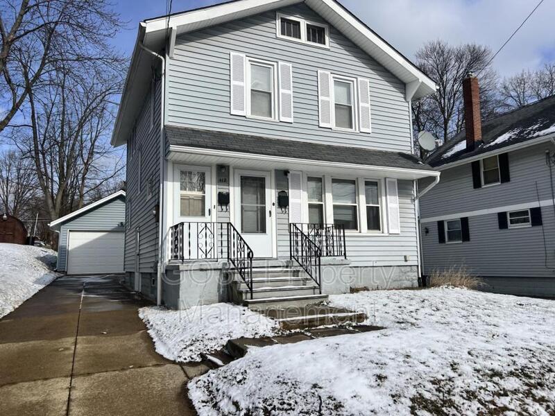117 Hazelwood Ave, Barberton, OH 44203 Condo for Rent in Barberton