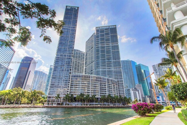 Foto del edificio - 801 Brickell Key Blvd