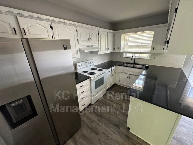 Foto del edificio - 209 NW Highland Ln