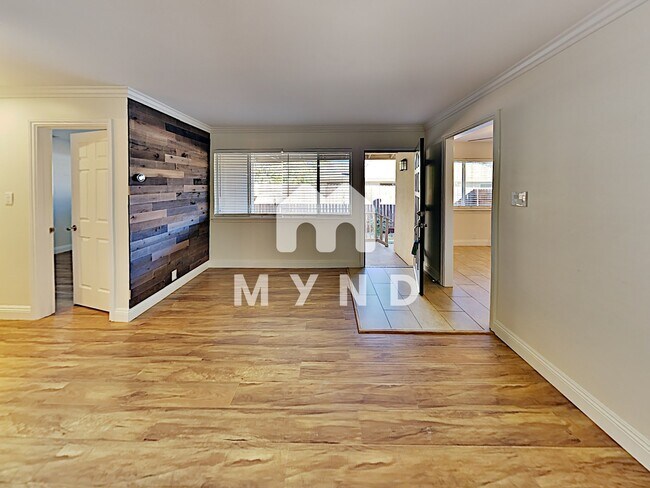 Building Photo - 5343 Elsinore Way