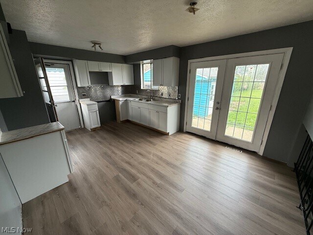 Foto del edificio - 6446 Wolf Rd