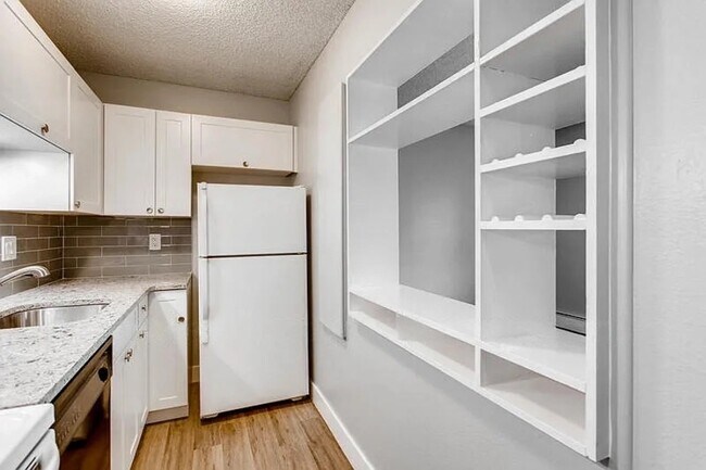 Foto del edificio - 5995 E Iliff Ave